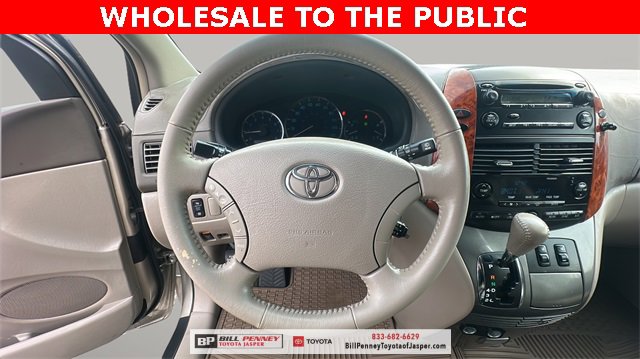 Used 2008 Toyota Sienna XLE image 17
