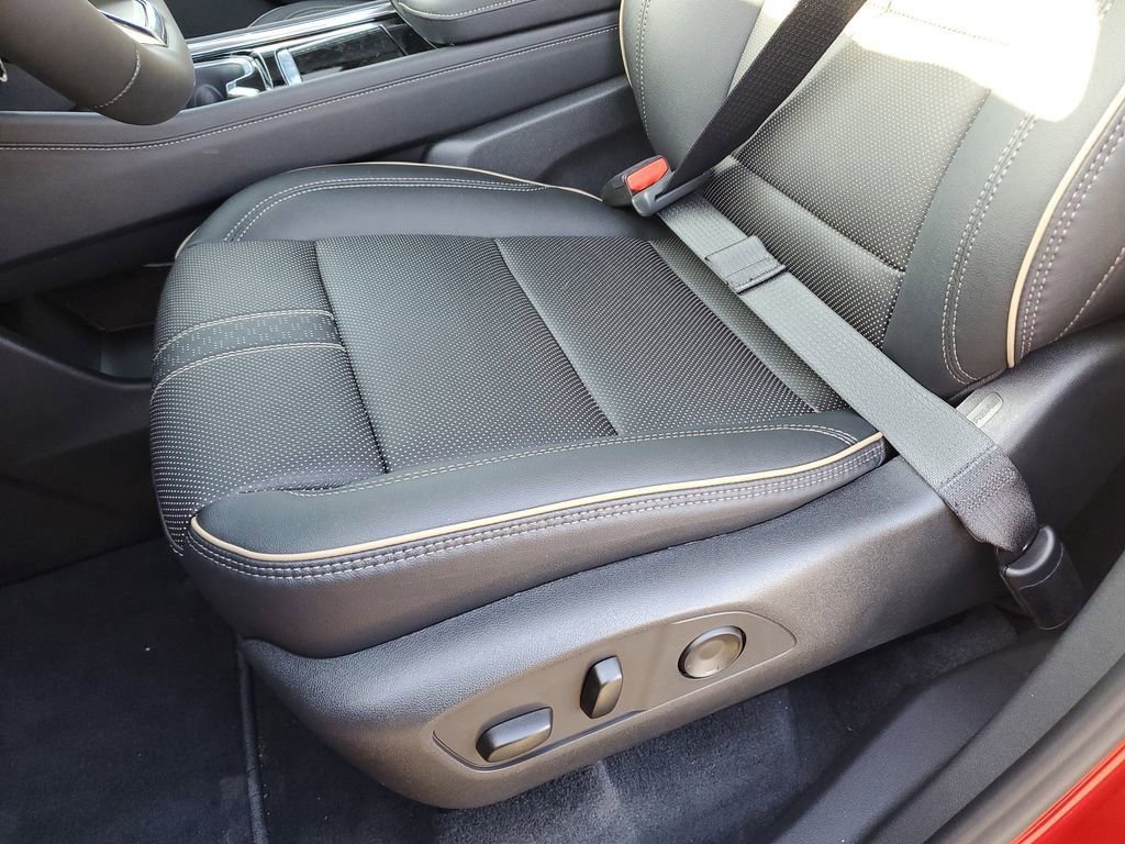 New 2026 Chevrolet Traverse High Country image 18