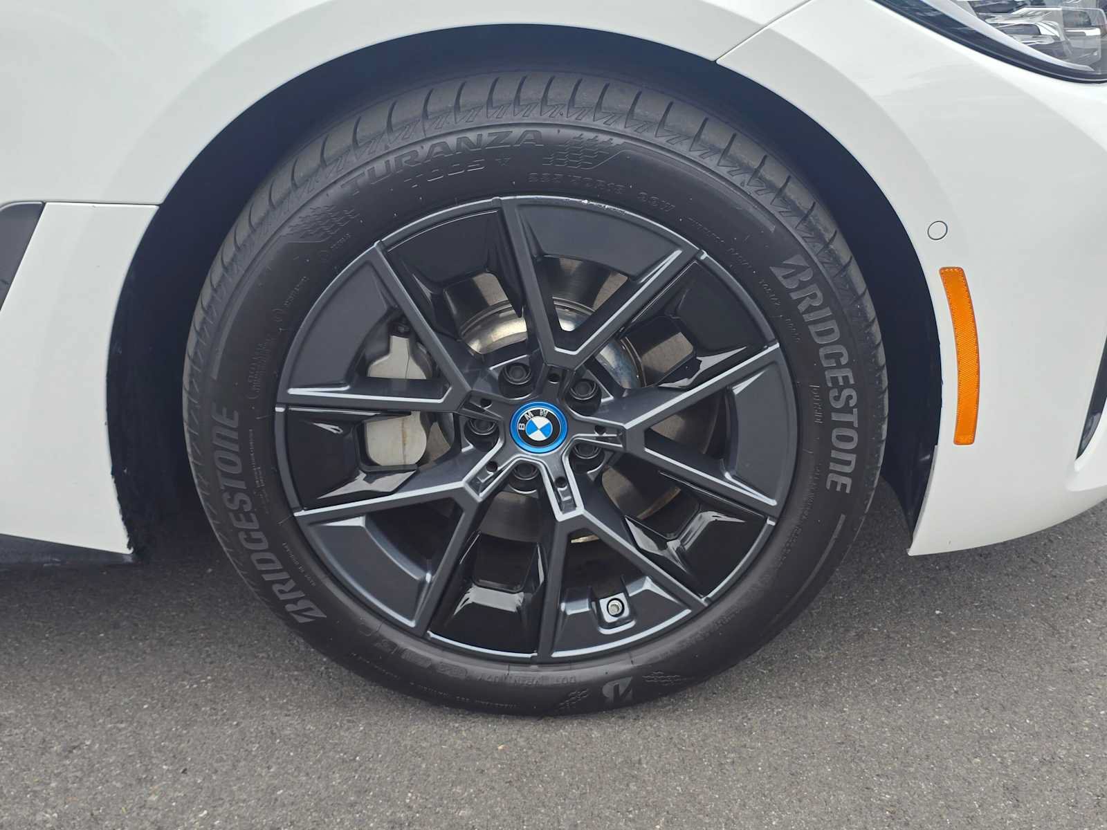 Used 2024 BMW i4 eDrive35 w/ Convenience Package RWD image 9