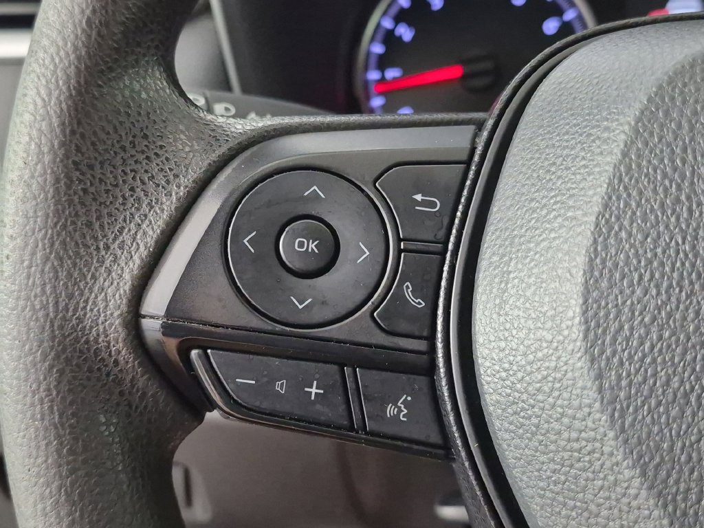 Used 2021 Toyota RAV4 LE FWD image 18
