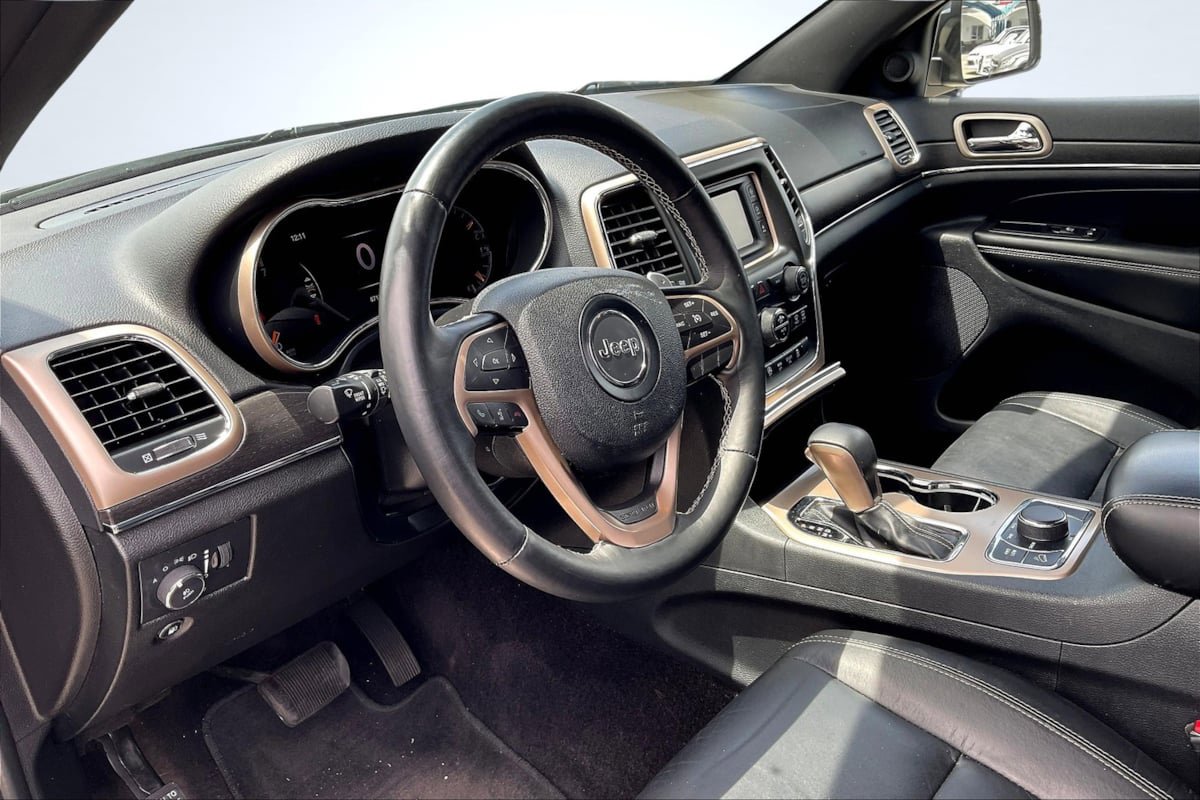 Used 2017 Jeep Grand Cherokee Limited AWD/4WD image 13