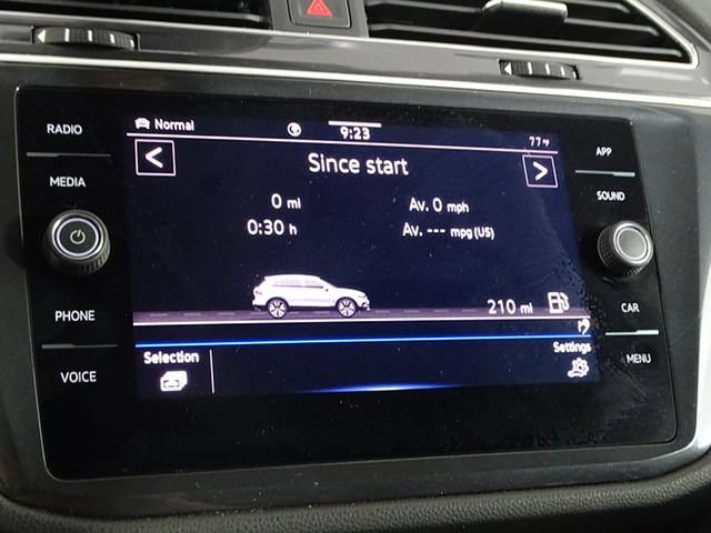 Used 2024 Volkswagen Tiguan SE AWD/4WD image 36