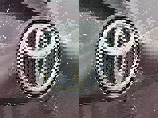 Used 2017 Toyota RAV4 XLE image 16