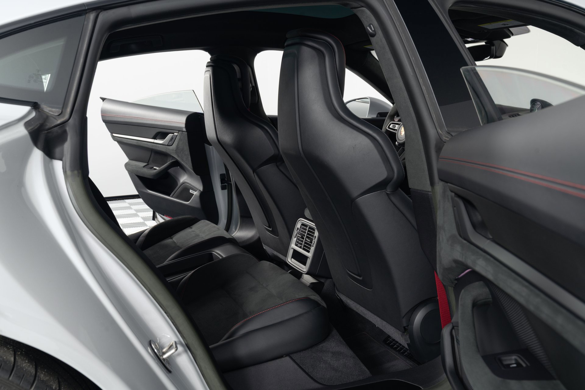 Used 2023 Porsche Taycan GTS AWD/4WD image 23