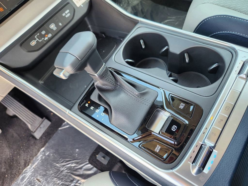 Certified 2025 Kia Carnival SX Prestige image 22