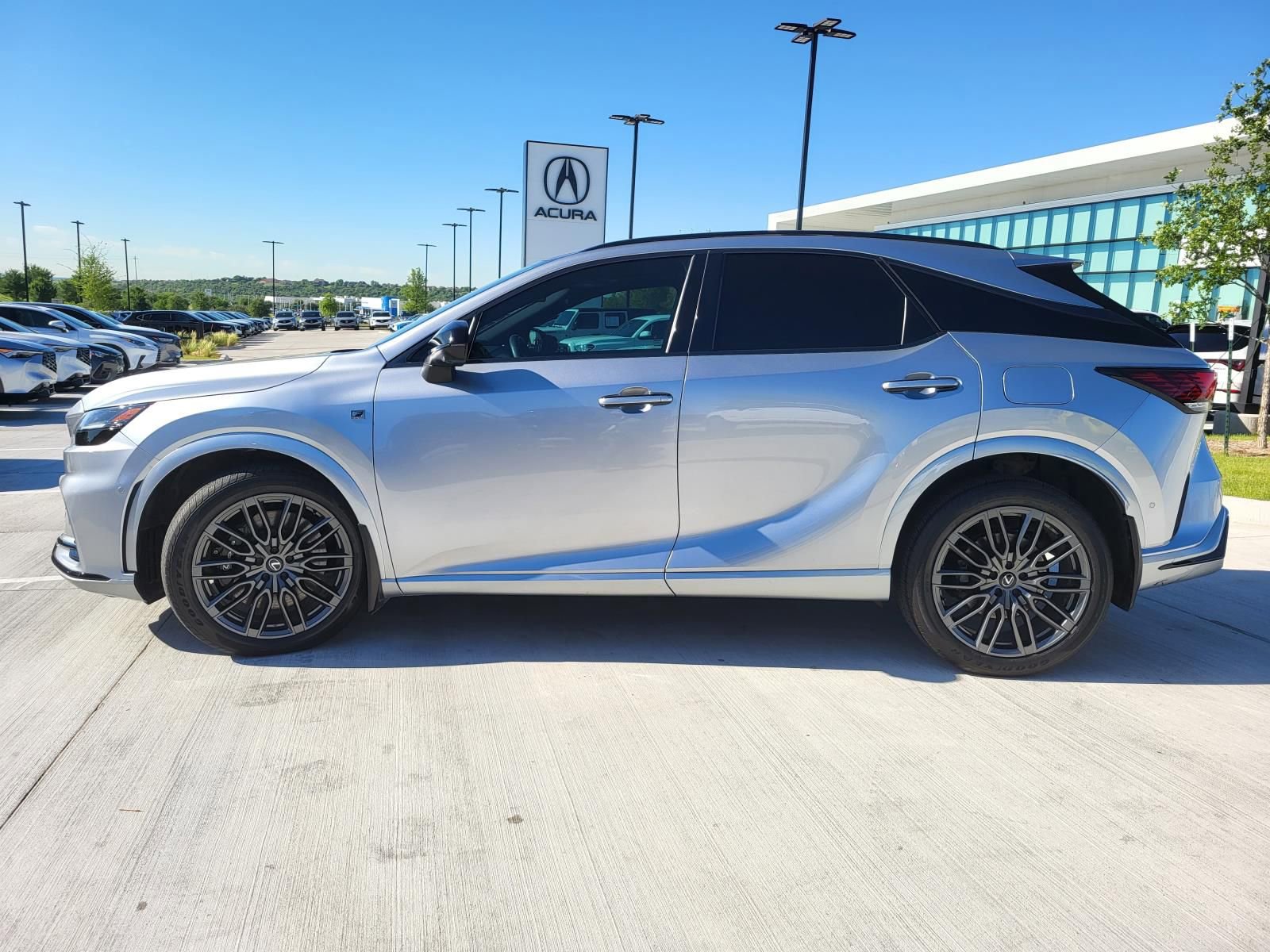 Used 2023 Lexus RX 500h F Sport w/ Accessory Package (K3) image 3