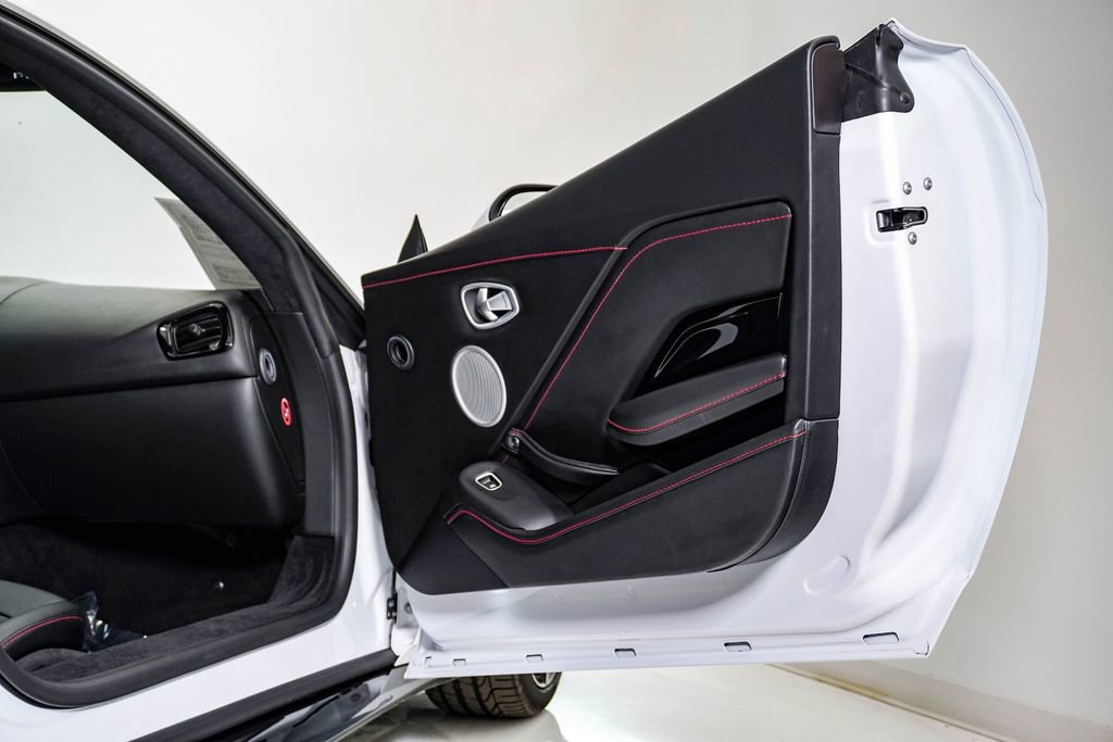 Used 2020 Aston Martin V8 Vantage Coupe image 19