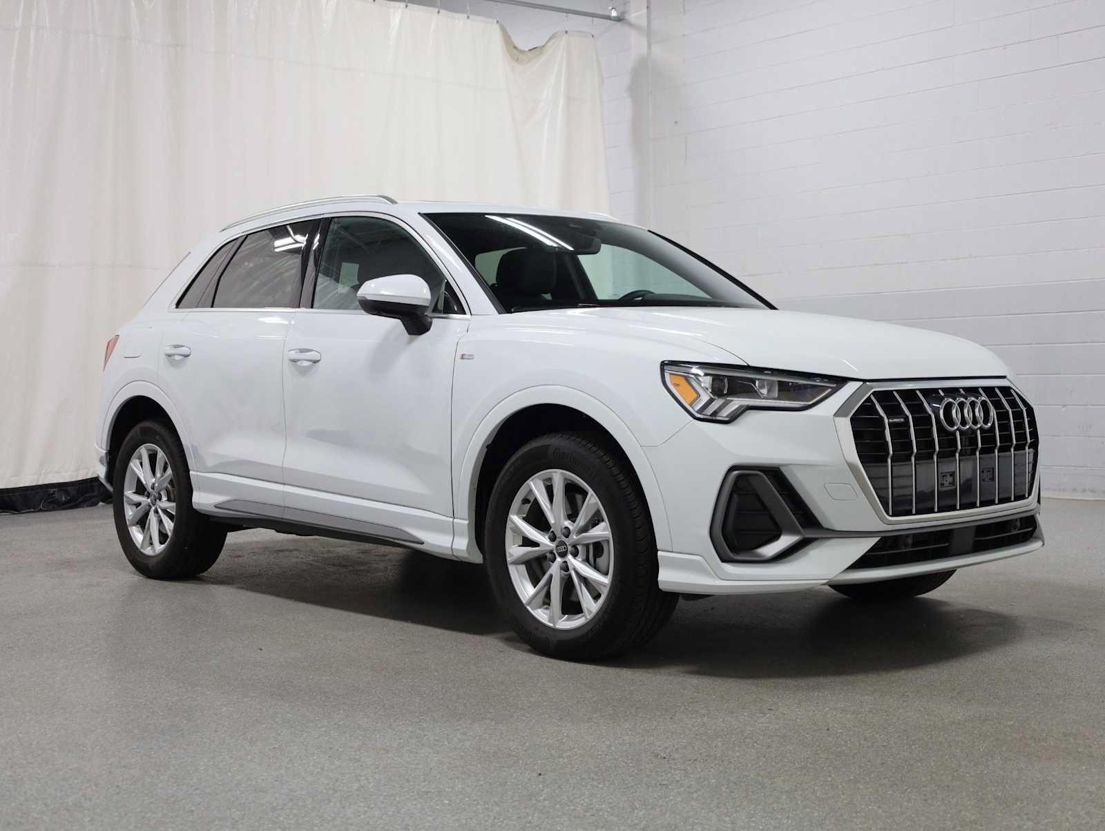 Used 2025 Audi Q3 2.0T Premium Plus AWD/4WD image 13