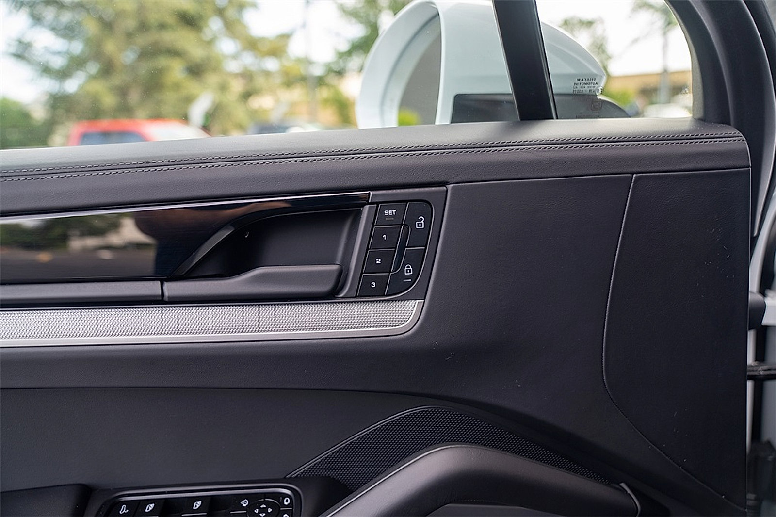 Used 2025 Porsche Cayenne S image 17