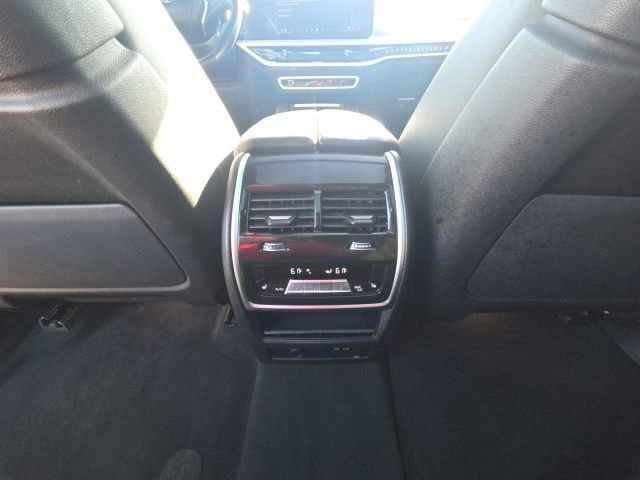 Used 2024 BMW X5 sDrive40i w/ Premium Package RWD image 12