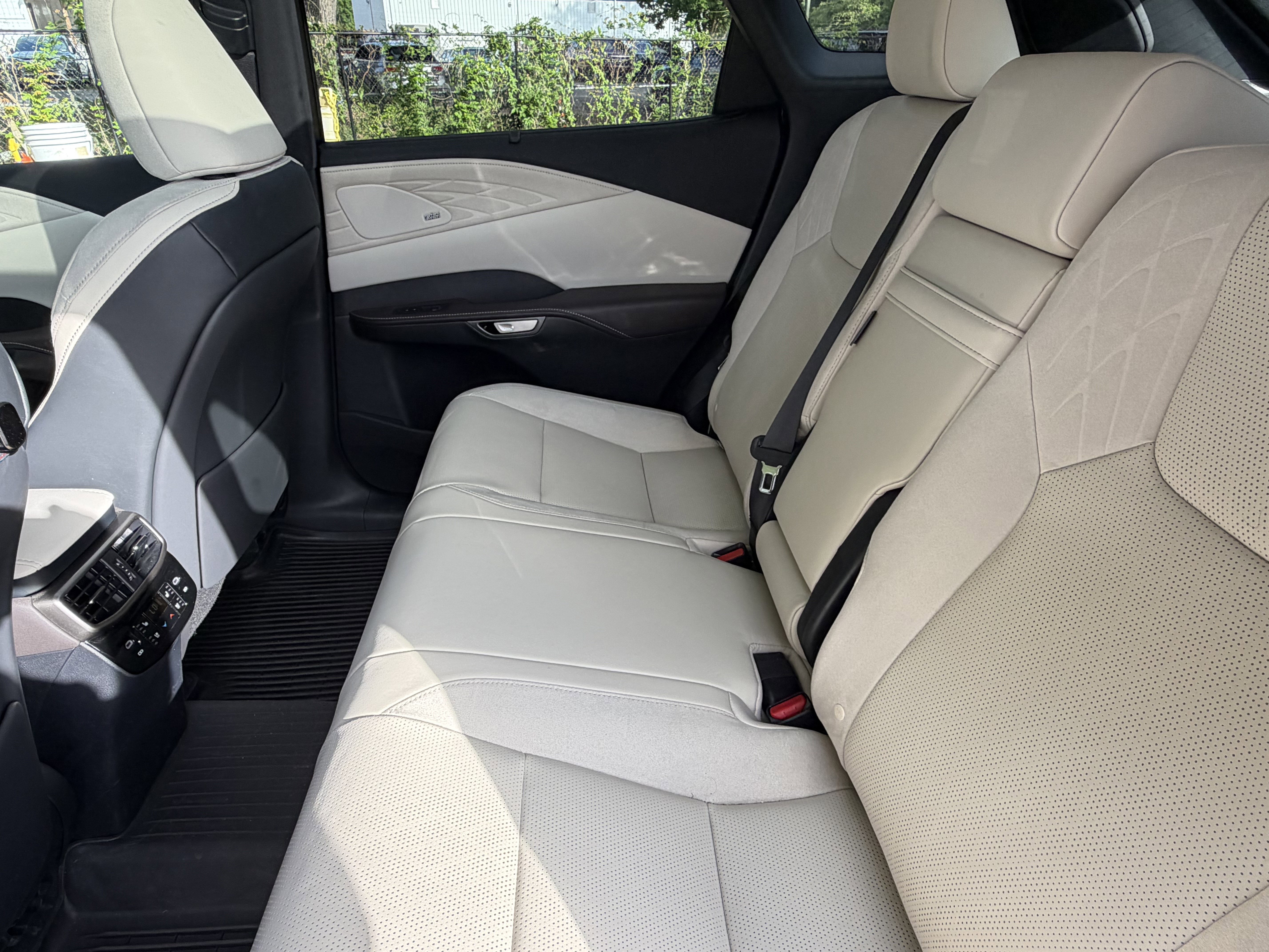 Used 2024 Lexus RX 350 FWD w/ Convenience Package image 31