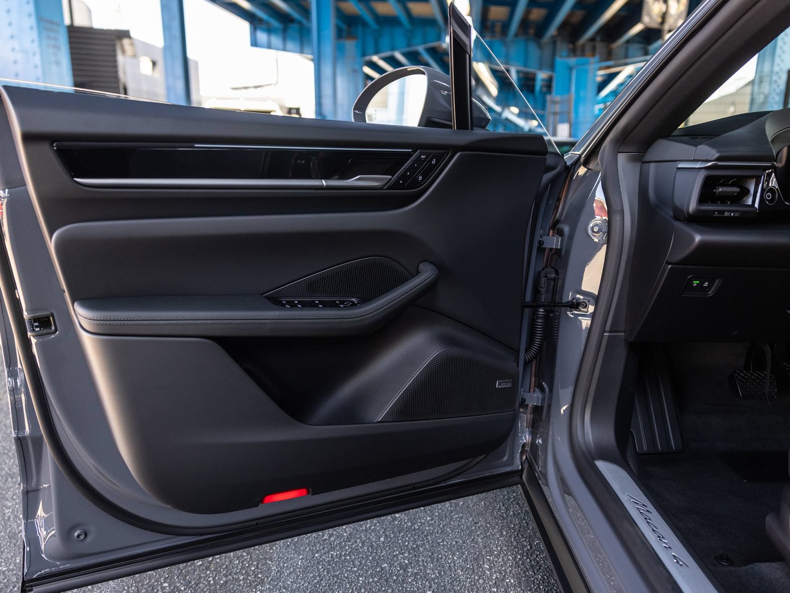 New 2026 Porsche Macan 4 Electric AWD/4WD image 41