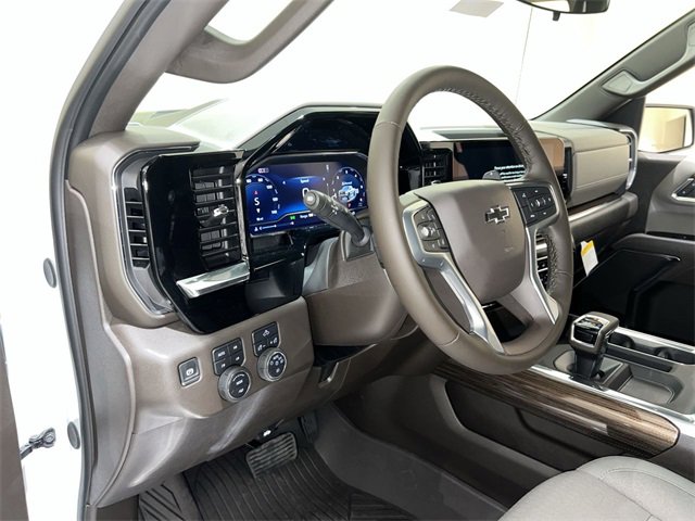 Certified 2025 Chevrolet Silverado 1500 LT Trail Boss w/ LPO, Dark Essentials Package image 9