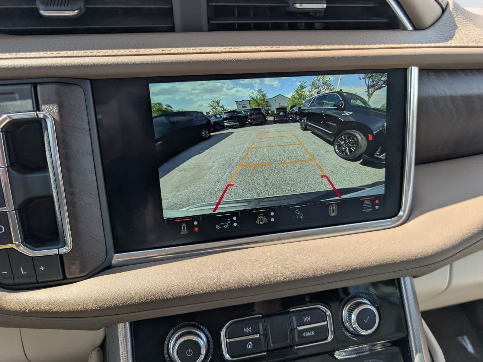 Certified 2024 GMC Yukon XL Denali w/ Advanced Technology Package AWD/4WD image 32