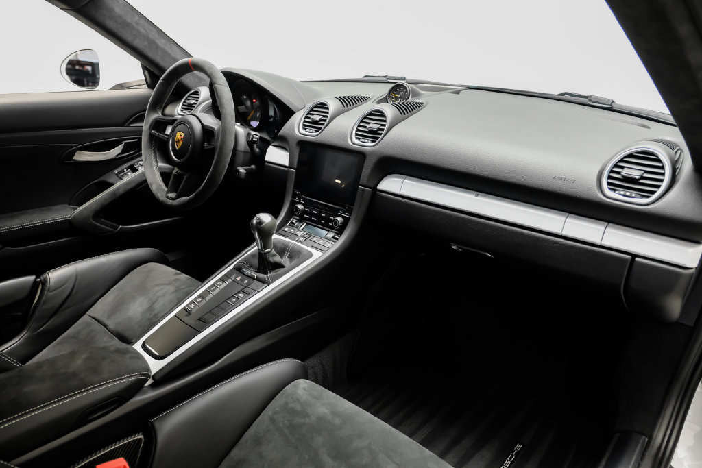 Used 2020 Porsche 718 Cayman GT4 RWD image 13