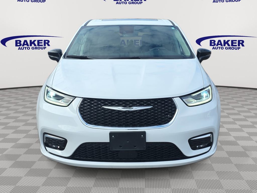Used 2024 Chrysler Pacifica Limited image 8