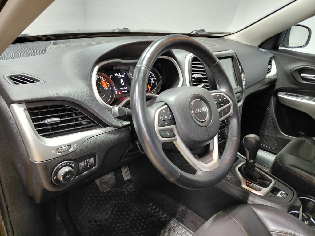 Used 2018 Jeep Cherokee Latitude Plus w/ Cold Weather Group image 28