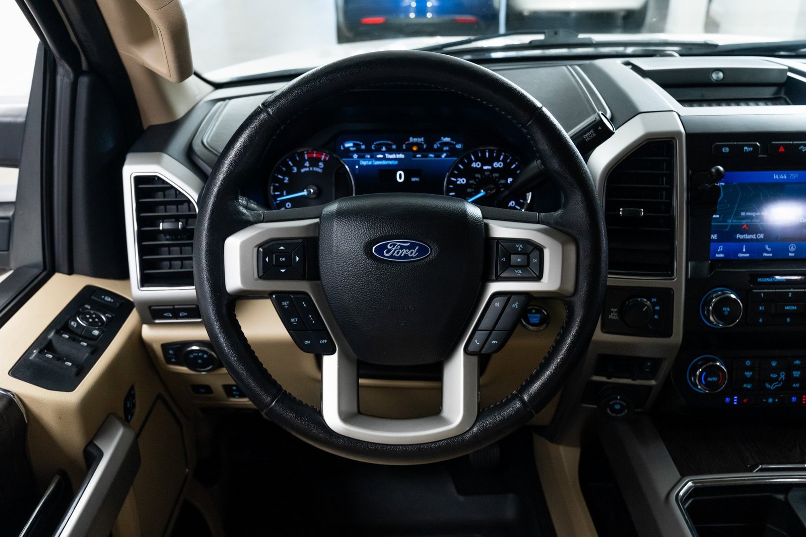 Used 2020 Ford F250 Lariat image 11