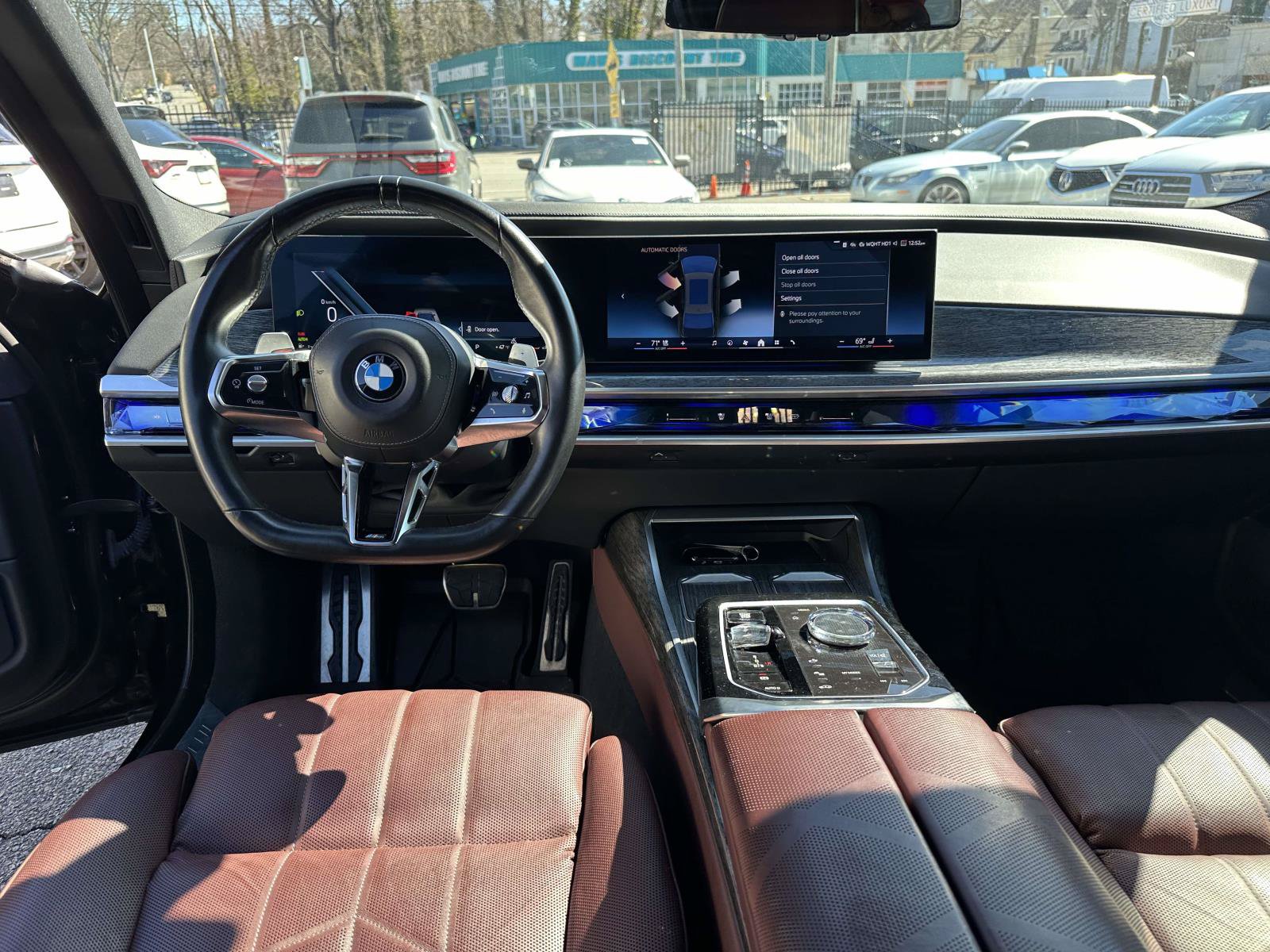 Used 2023 BMW 760i xDrive w/ Executive Package AWD/4WD image 19