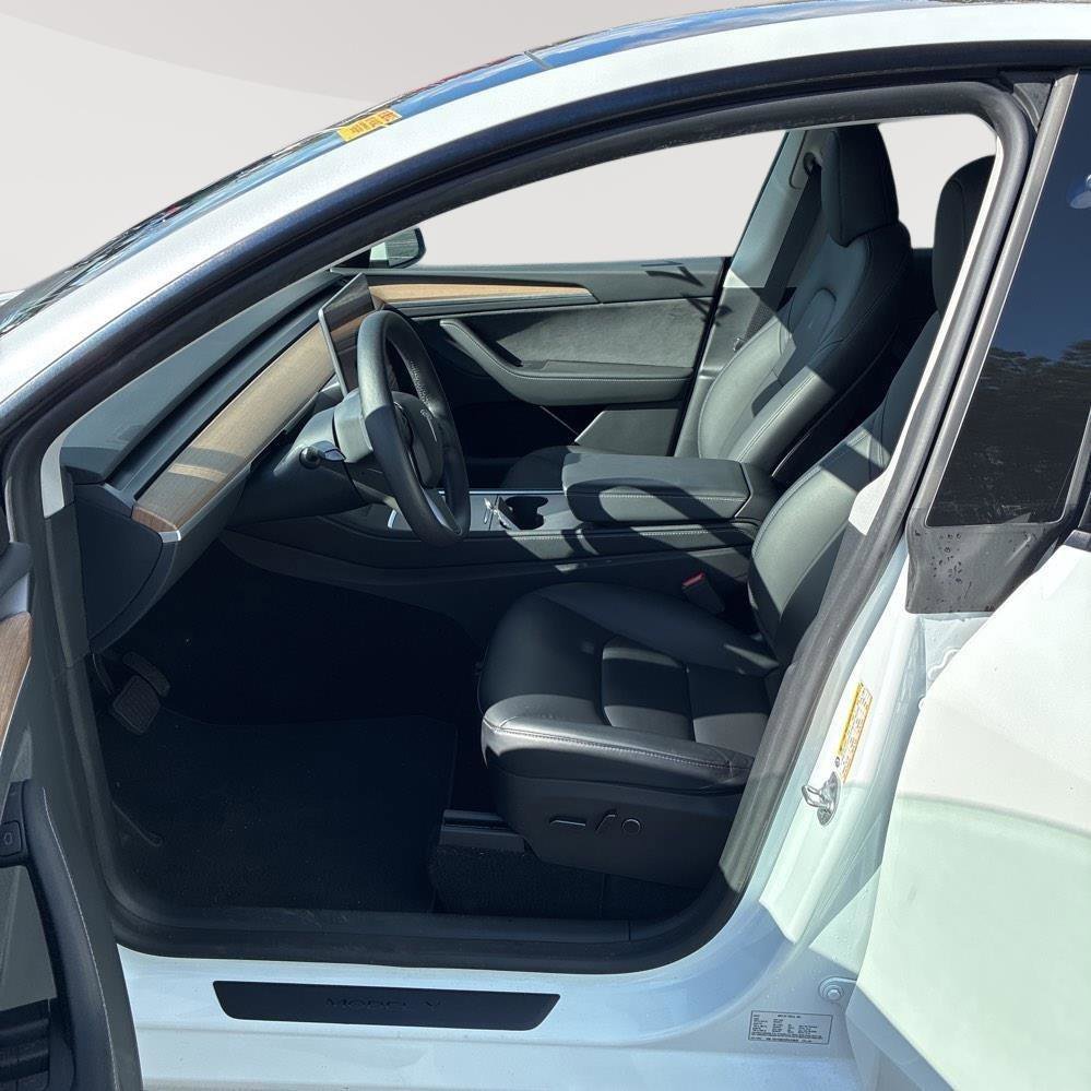 Used 2023 Tesla Model Y Long Range image 3
