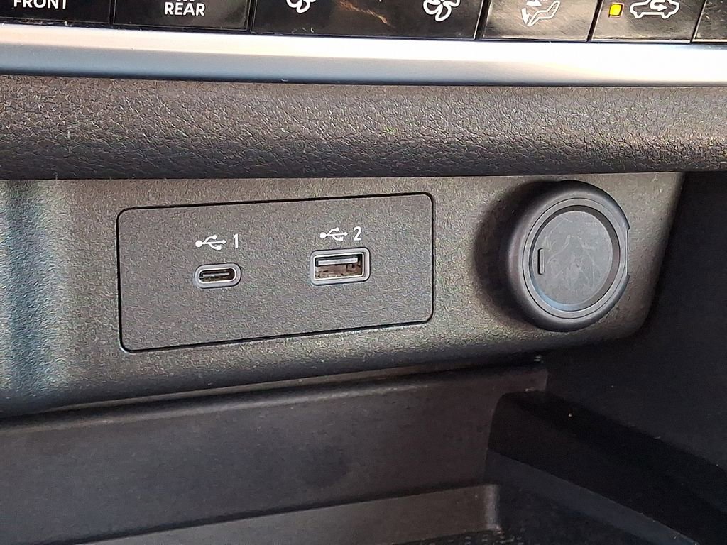 Used 2023 Nissan Rogue SV AWD/4WD image 23