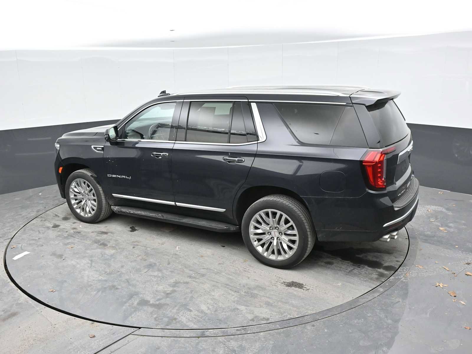 Used 2023 GMC Yukon Denali AWD/4WD image 11
