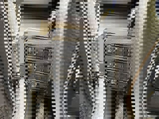 Used 2025 Toyota Tacoma TRD Off-Road image 34