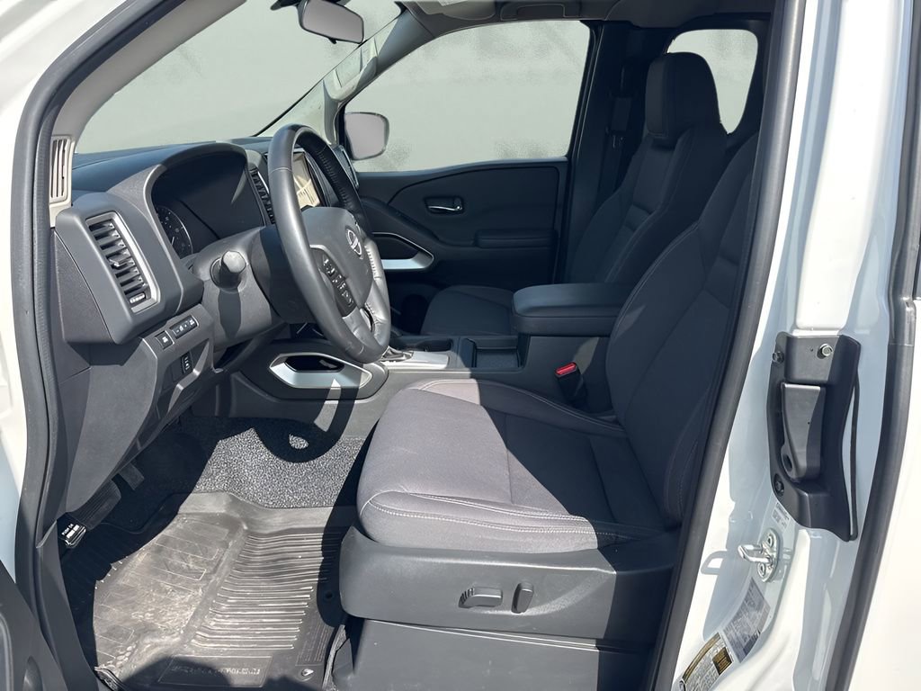 Used 2024 Nissan Frontier SV w/ SV Convenience Package RWD image 9