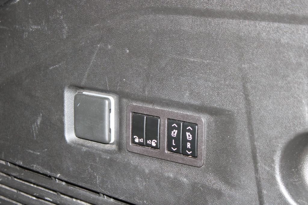 Used 2023 Chevrolet Tahoe Premier image 33