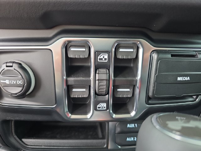 New 2026 Jeep Wrangler Unlimited Sahara w/ Safety Group AWD/4WD image 16