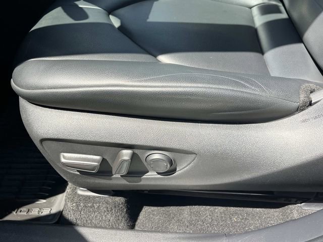 Used 2023 Toyota Highlander XLE FWD image 35