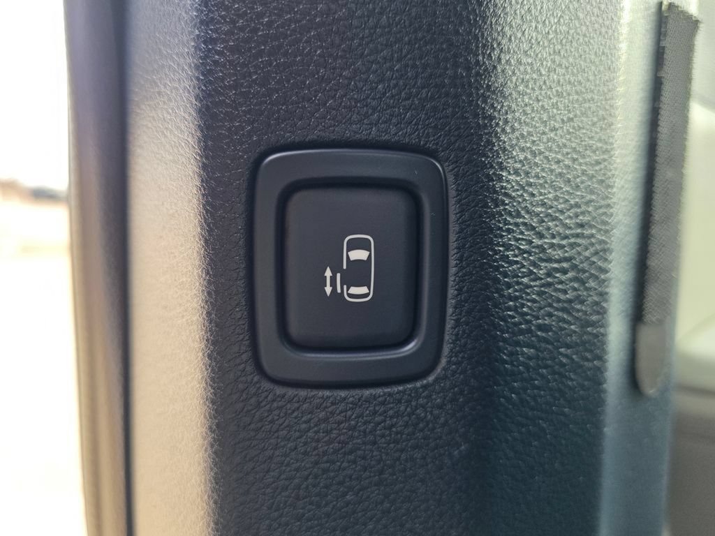 Used 2025 Kia Carnival SX Prestige FWD image 30