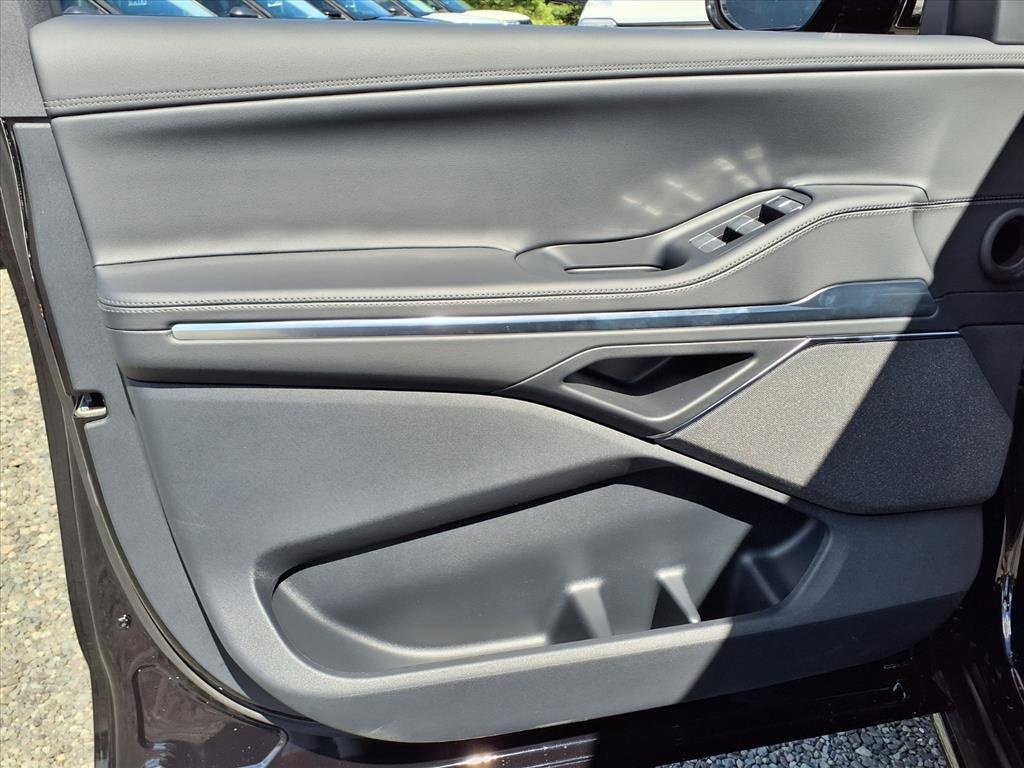 New 2025 Lincoln Navigator Reserve w/ Jet Appearance Package image 8