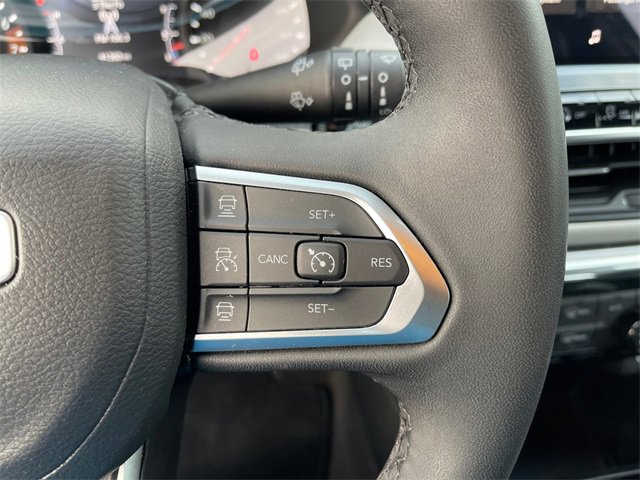 Used 2024 Jeep Compass Limited image 30