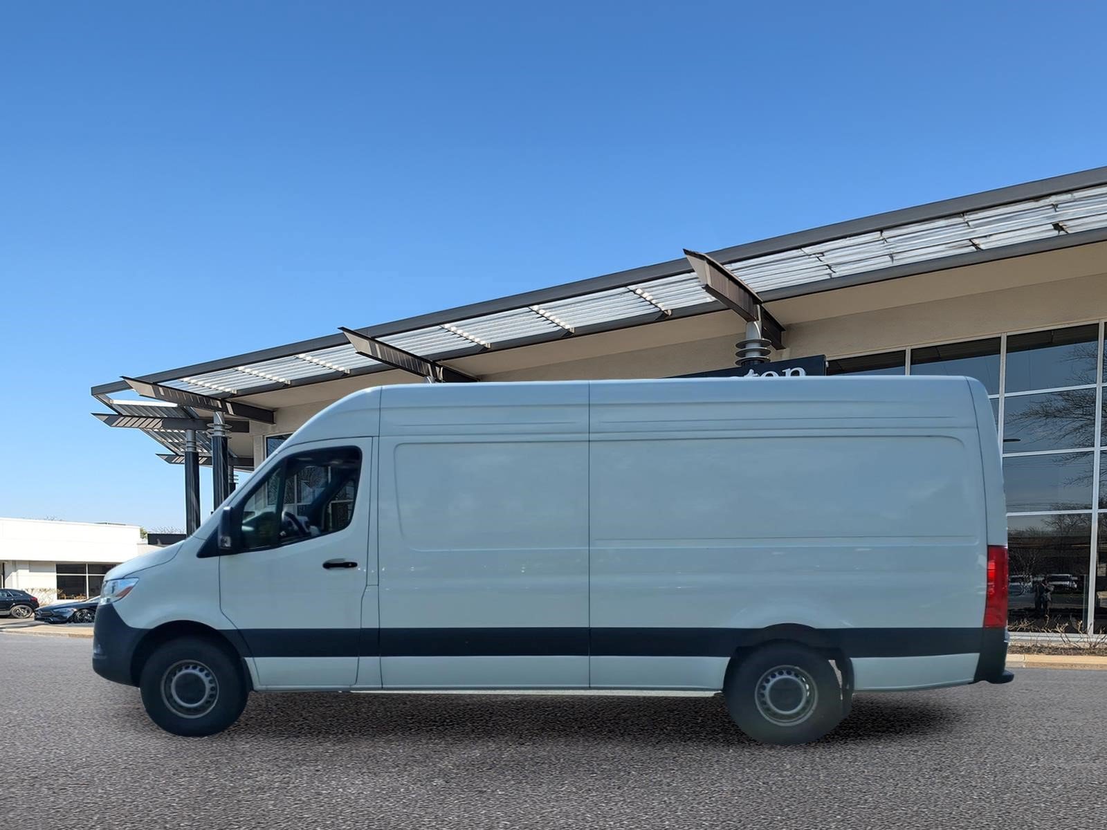 Used 2024 Mercedes-Benz Sprinter 2500 image 6