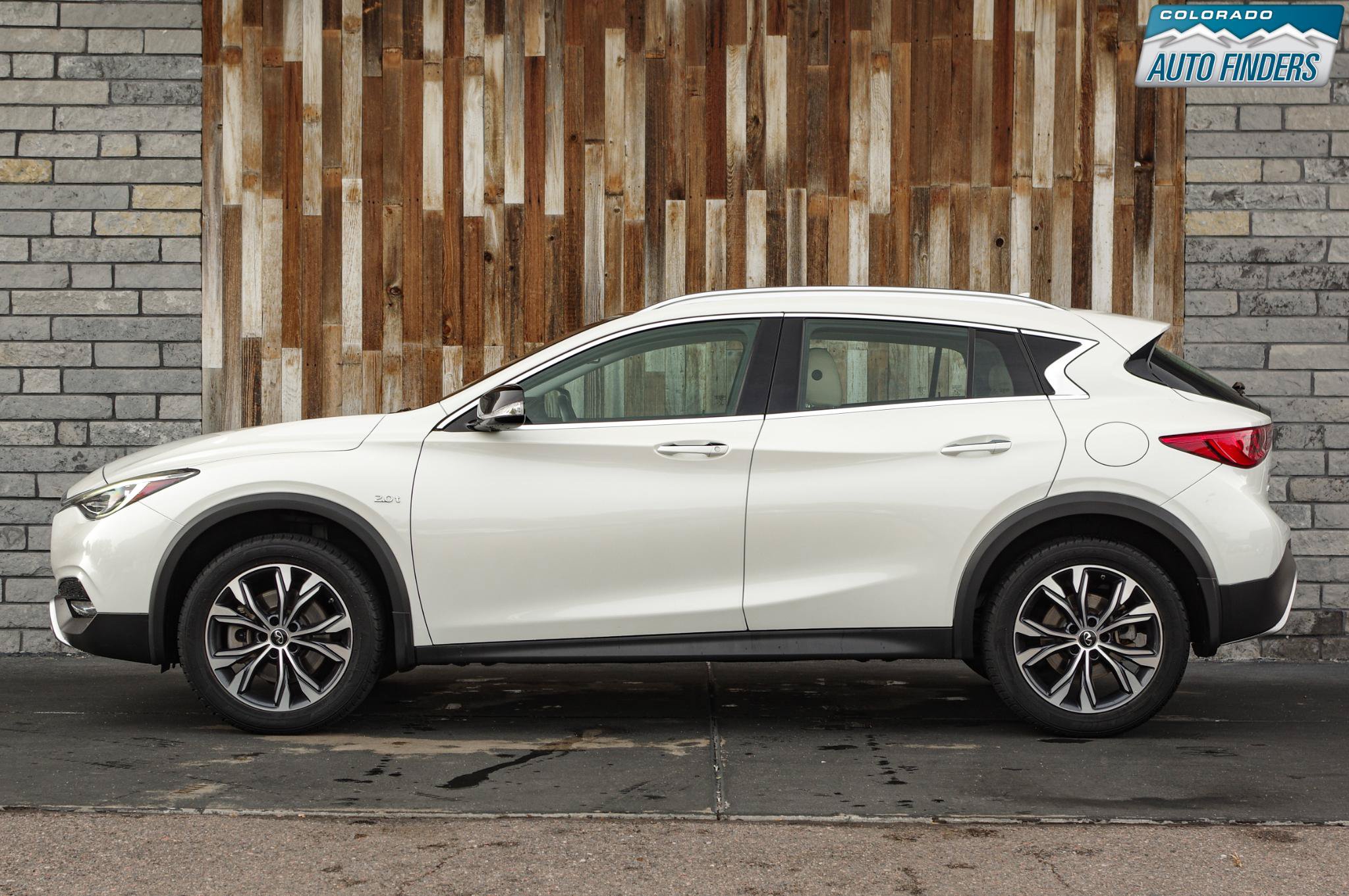 Used 2018 INFINITI QX30 Premium w/ Cargo Package AWD/4WD image 3