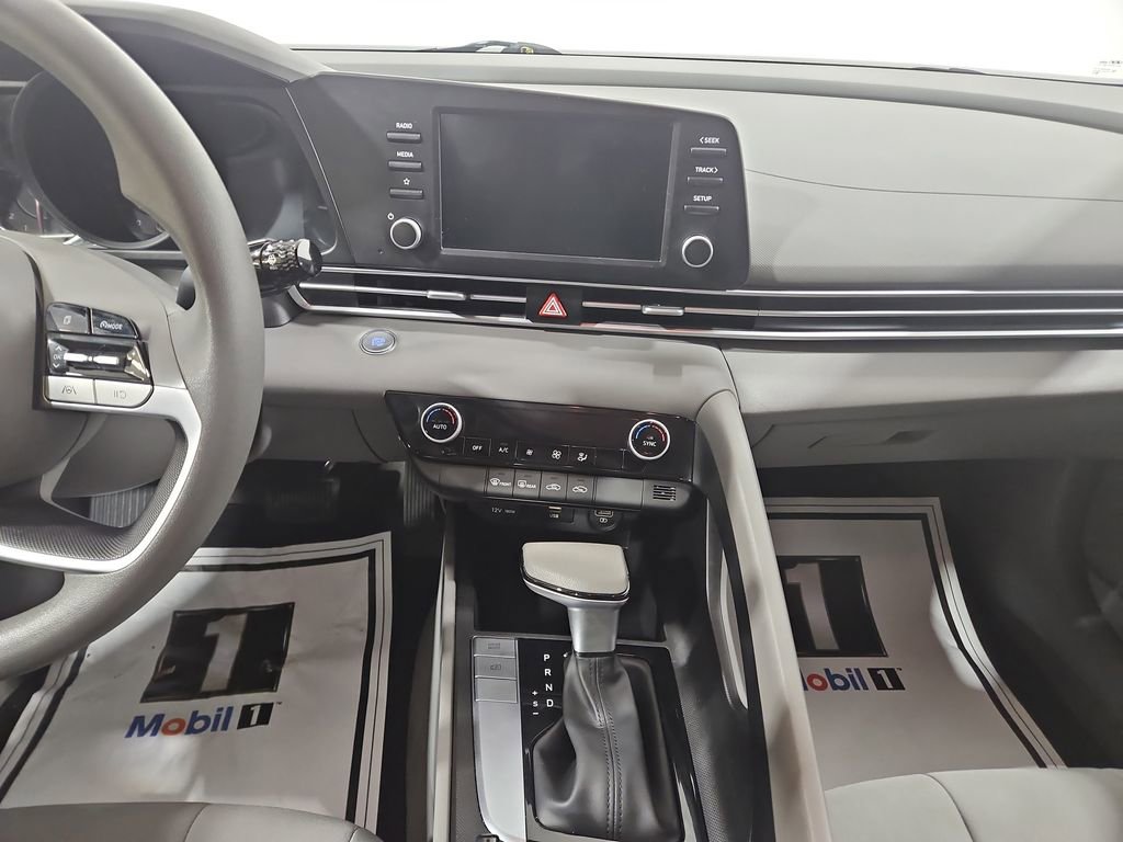 Used 2023 Hyundai Elantra SEL w/ Cargo Package FWD image 18