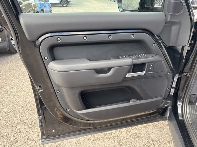 Used 2025 Land Rover Defender 110 S AWD/4WD image 15