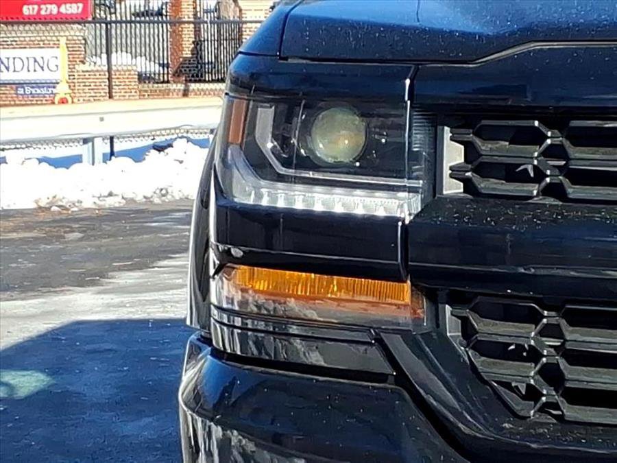 Used 2019 Chevrolet Silverado 1500 Custom w/ Custom Convenience Package image 14