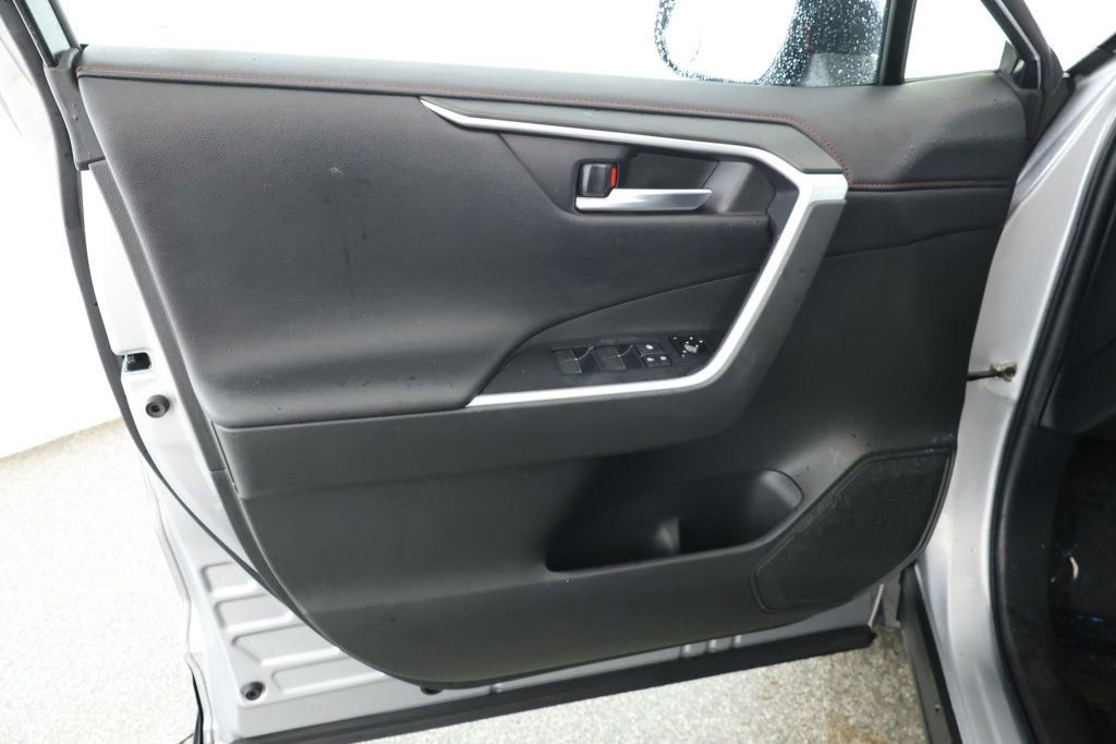 Used 2021 Toyota RAV4 XSE w/ Weather Package image 9