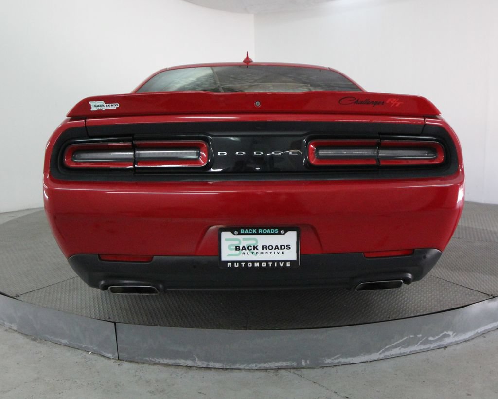 Used 2016 Dodge Challenger R/T w/ Driver Convenience Group RWD image 8