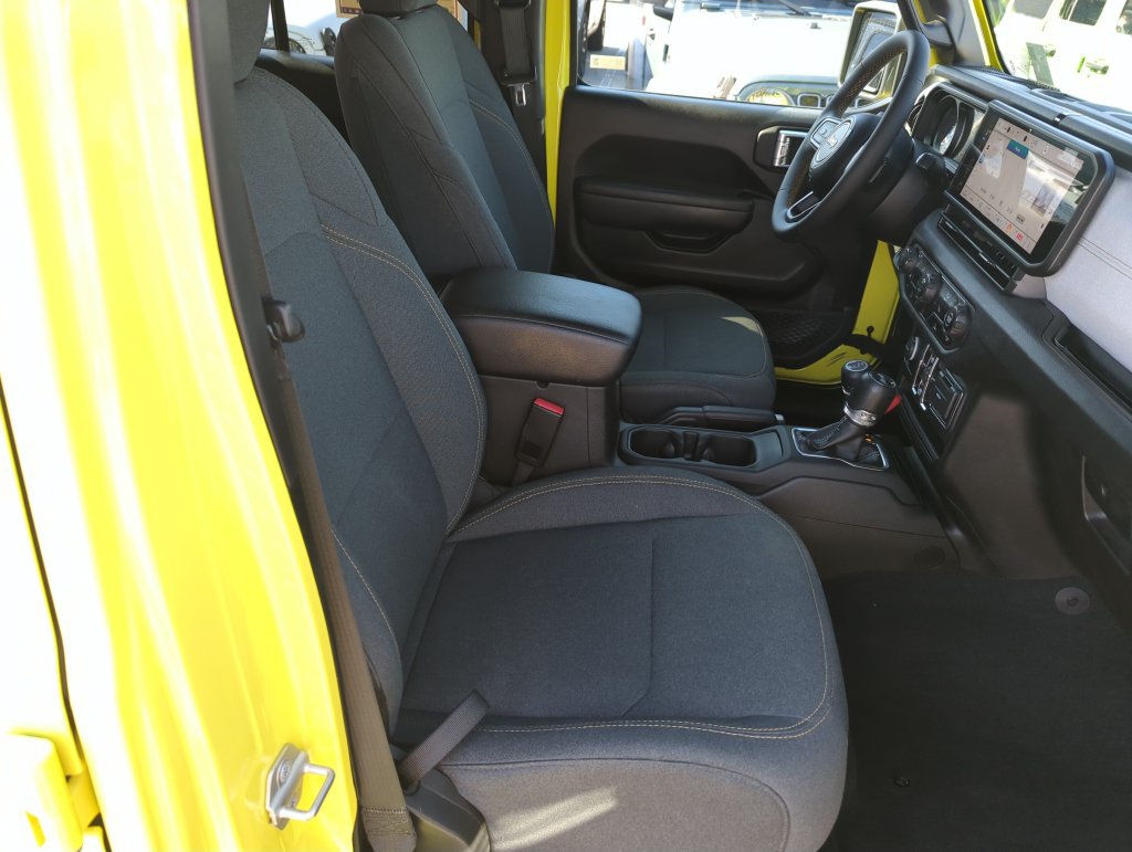 Used 2024 Jeep Wrangler Unlimited Sport AWD/4WD image 33