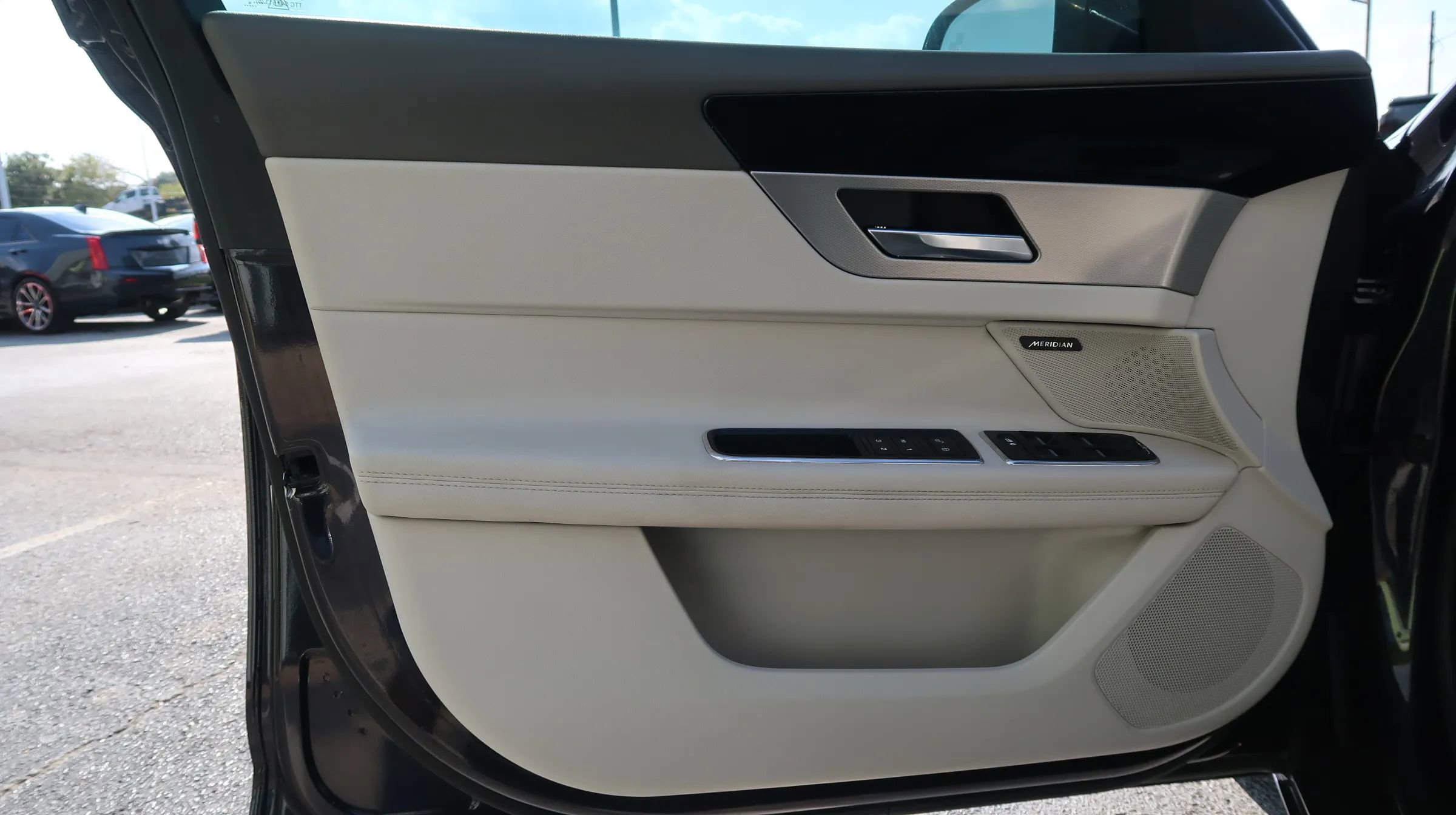 Used 2017 Jaguar XF Prestige image 47