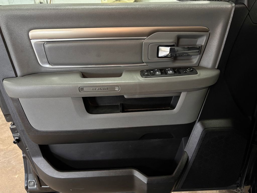 Used 2018 RAM 1500 Classic SLT image 18