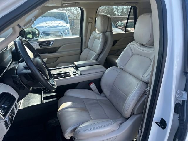 Used 2020 Lincoln Navigator Reserve w/ Luxury Package image 34