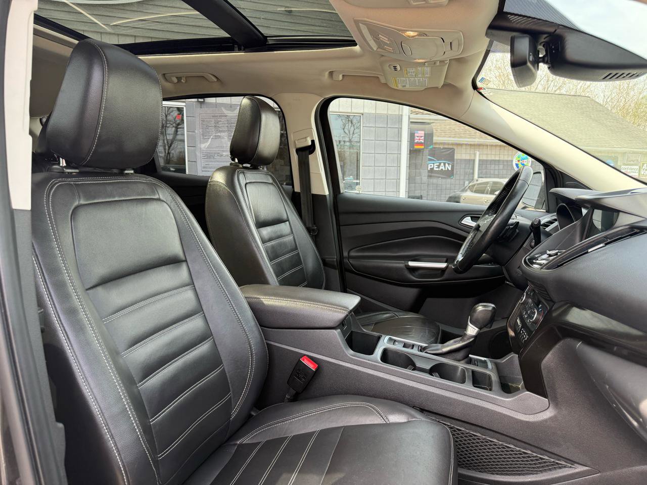 Used 2018 Ford Escape Titanium w/ Ford Safe & Smart Package AWD/4WD image 11