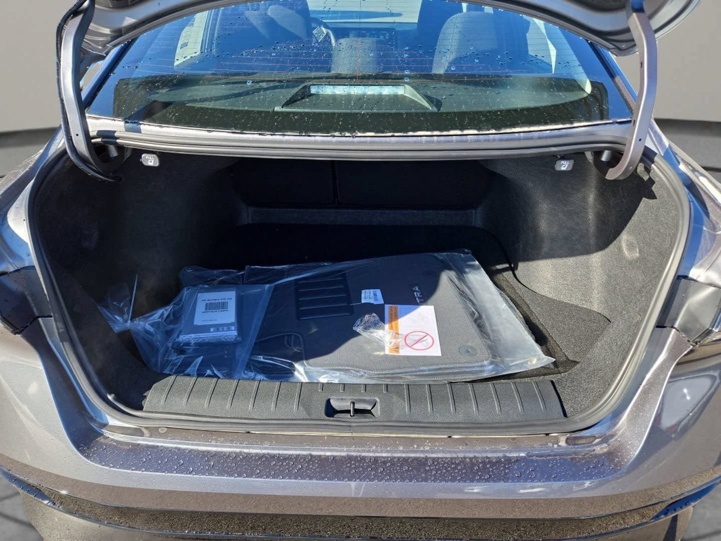 New 2026 Nissan Sentra SR w/ Floor Mat Package FWD image 31