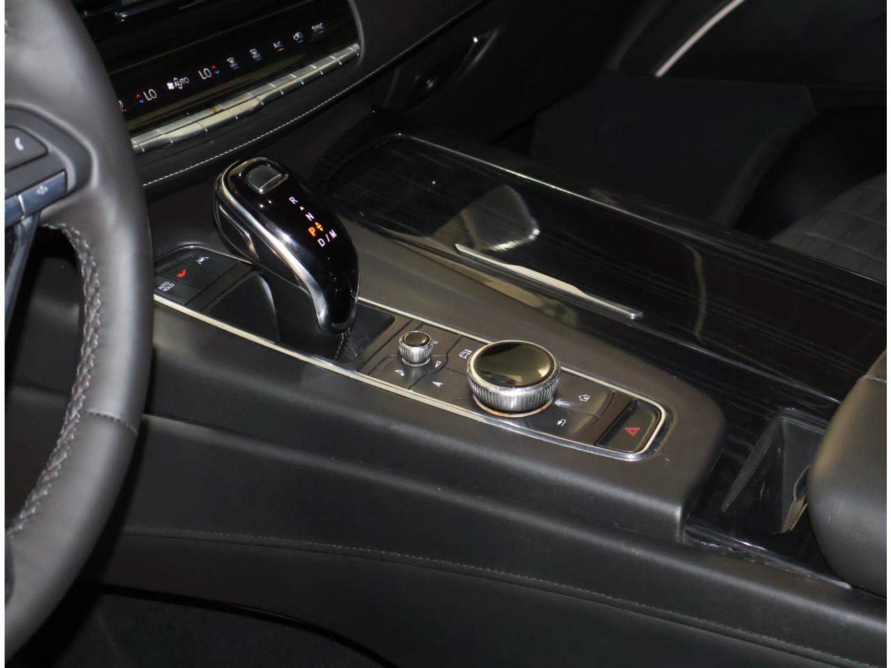 Used 2024 Cadillac Escalade ESV V w/ LPO, ONYX Package AWD/4WD image 10