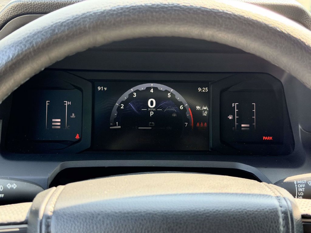 Used 2024 Toyota Tacoma SR5 AWD/4WD image 9