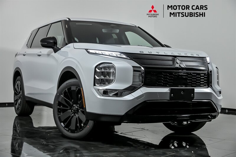 New 2026 Mitsubishi Outlander LE FWD image 1